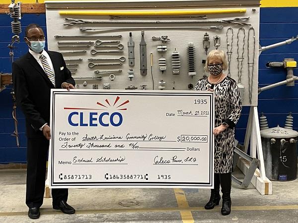 Cleco donation to SLCC_webnews