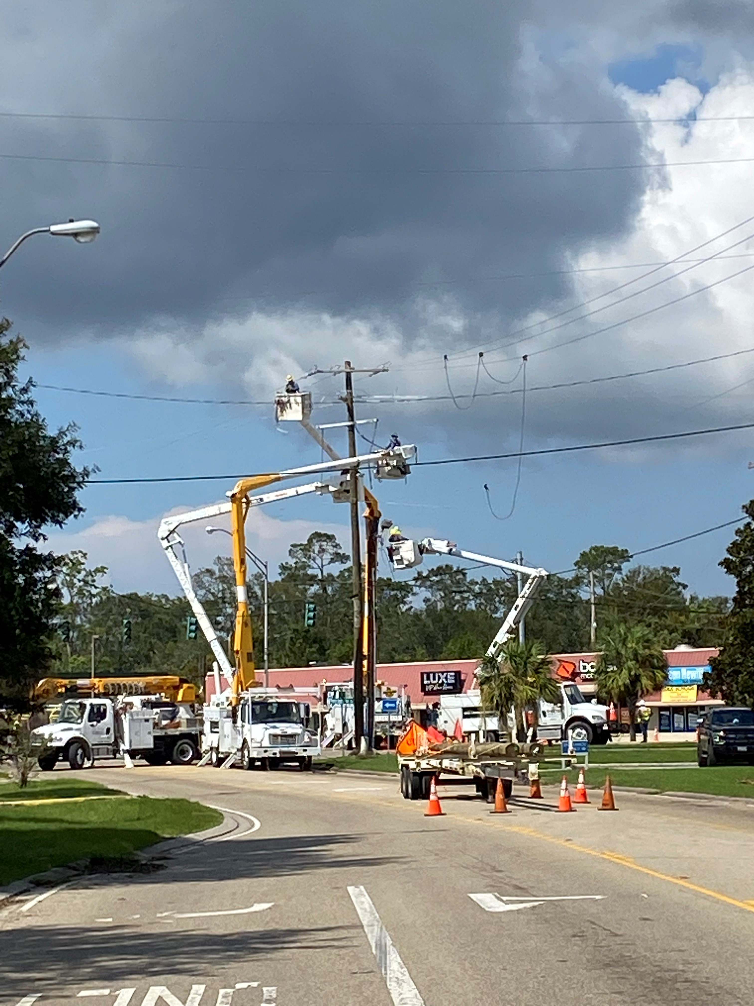 Trucks restoring Slidell1